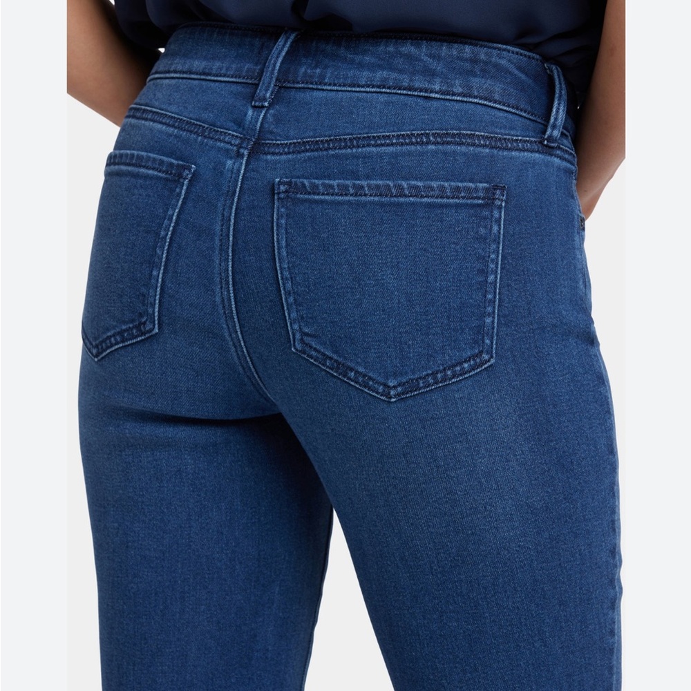 NYDJ medium wash straight leg denim lift and tuck technology size 8 Petite